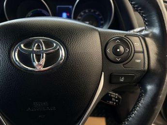 TOYOTA AURIS 1.8 Auris Excel TSS Hybrid VVT-i CVT 5dr