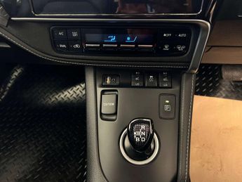 TOYOTA AURIS 1.8 Auris Excel TSS Hybrid VVT-i CVT 5dr
