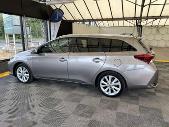 TOYOTA AURIS 1.8 Auris Excel TSS Hybrid VVT-i CVT 5dr