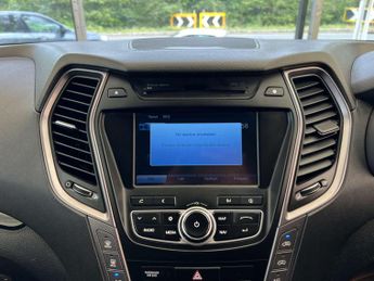 HYUNDAI SANTA FE 2.2 Santa Fe Premium CRDi Auto 4WD 5dr