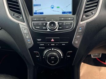HYUNDAI SANTA FE 2.2 Santa Fe Premium CRDi Auto 4WD 5dr