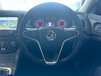 VAUXHALL INSIGNIA 2.0 CDTi ecoFLEX Design Nav Hatchback 5dr Diesel Manual Euro 6 (
