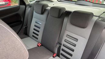 FORD FOCUS 1.6 Zetec Hatchback 5dr Petrol Automatic (184 g/km, 99 bhp)