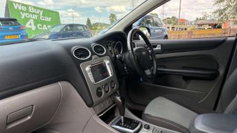FORD FOCUS 1.6 Zetec Hatchback 5dr Petrol Automatic (184 g/km, 99 bhp)