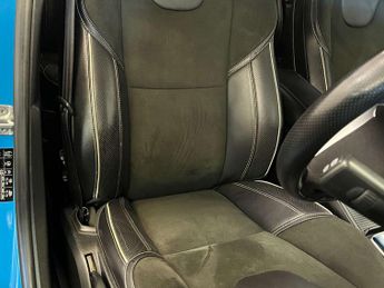 VOLVO V40 2.0 V40 R-Design Nav D3 Auto 5dr