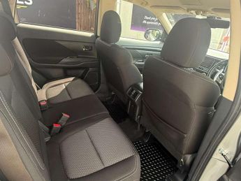 MITSUBISHI OUTLANDER 2.0 Outlander Juro CVT 4WD 5dr
