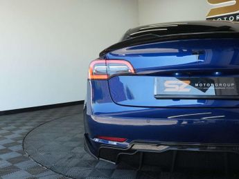 Tesla Model 3 Model 3 Long Range AWD 4WD 4dr