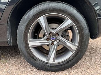 VOLVO XC60 2.4 XC60 R-Design Nav D5 AWD Auto 4WD 5dr