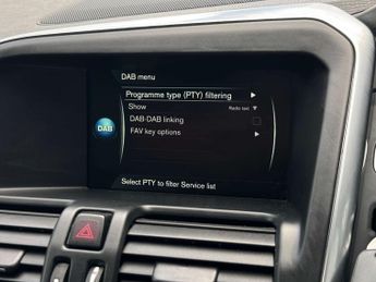 VOLVO XC60 2.4 XC60 R-Design Nav D5 AWD Auto 4WD 5dr