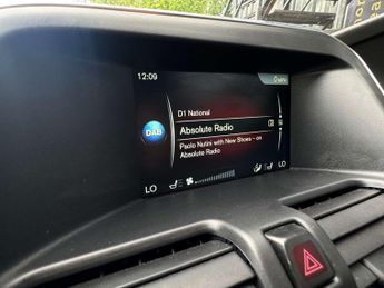 VOLVO XC60 2.4 XC60 R-Design Nav D5 AWD Auto 4WD 5dr