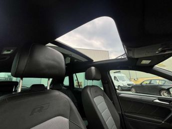 VOLKSWAGEN TIGUAN 2.0 Tiguan R-Line TDI BlueMotion Technology 4Motion Semi-Automat
