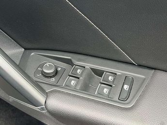 VOLKSWAGEN TIGUAN 2.0 Tiguan R-Line TDI BlueMotion Technology 4Motion Semi-Automat