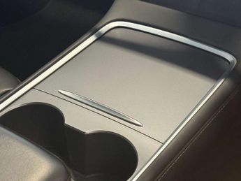 TESLA MODEL 3 Model 3 Long Range AWD 4WD 4dr