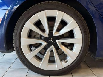 TESLA MODEL 3 Model 3 Long Range AWD 4WD 4dr