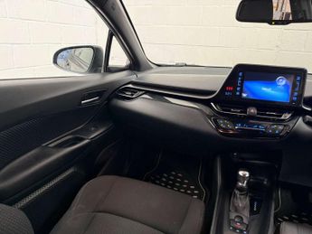 Toyota C-HR 1.8 VVT-h Icon SUV 5dr Petrol Hybrid CVT Euro 6 (s/s) (122 ps)