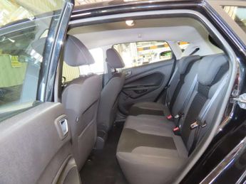 FORD FIESTA 1.6 Fiesta Zetec Auto 5dr