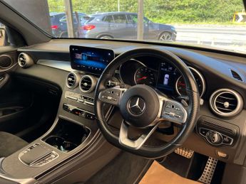 MERCEDES-BENZ GLC 2.0 GLC 220 D 4Matic AMG Line Auto 4WD 5dr