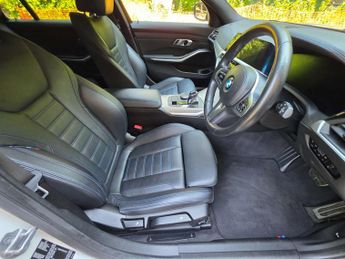 BMW 3 SERIES 2.0 318d M Sport Auto 5dr