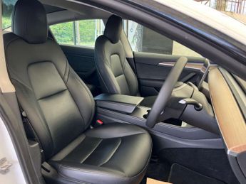 TESLA MODEL 3 Model 3 Performance AWD 4WD 4dr