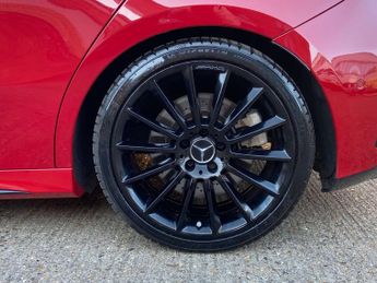 Mercedes-Benz A Class 2.0 A35 AMG (Premium Plus) Hatchback 5dr Petrol SpdS DCT 4MATIC 