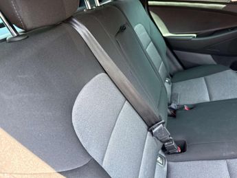Hyundai TUCSON 1.6 Tucson SE Nav CRDi 2WD Semi-Auto 5dr