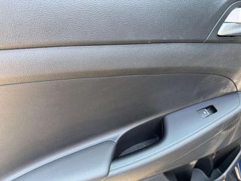 Hyundai TUCSON 1.6 Tucson SE Nav CRDi 2WD Semi-Auto 5dr