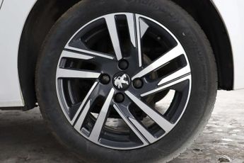 Peugeot 208 1.2 PureTech Active Premium + Hatchback 5dr Petrol Manual Euro 6