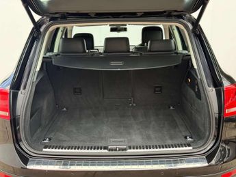 Volkswagen TOUAREG 3.0 Touareg V6 TSi Hybrid Auto 4WD 5dr