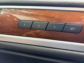 Volkswagen TOUAREG 3.0 Touareg V6 TSi Hybrid Auto 4WD 5dr