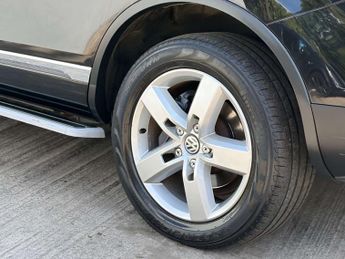 Volkswagen TOUAREG 3.0 Touareg V6 TSi Hybrid Auto 4WD 5dr
