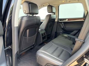 Volkswagen TOUAREG 3.0 Touareg V6 TSi Hybrid Auto 4WD 5dr