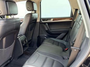 Volkswagen TOUAREG 3.0 Touareg V6 TSi Hybrid Auto 4WD 5dr