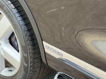 Volkswagen TOUAREG 3.0 Touareg V6 TSi Hybrid Auto 4WD 5dr