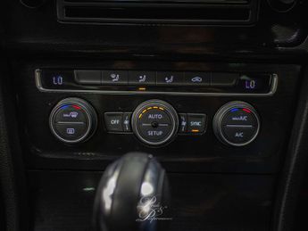 VOLKSWAGEN GOLF 2.0 Golf GTi Semi-Auto 3dr