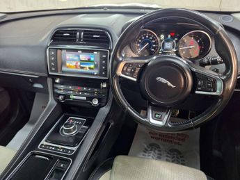 Jaguar F-Pace 2.0 D180 R-Sport SUV 5dr Diesel Auto AWD Euro 6 (s/s) (180 ps)