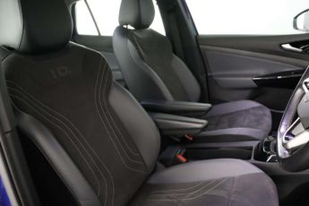 Volkswagen ID.4 Pro Performance 77kWh Life SUV 5dr Electric Auto (204 ps)