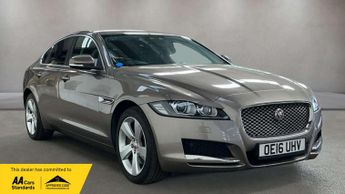 Jaguar XF 2.0d Portfolio Saloon 4dr Diesel Auto AWD Euro 6 (s/s) (180 ps)