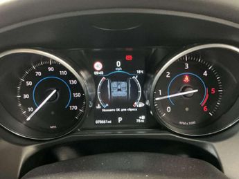 JAGUAR XF 2.0d Portfolio Saloon 4dr Diesel Auto AWD Euro 6 (s/s) (180 ps)
