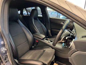 MERCEDES-BENZ CLA 2.1 CLA 220 AMG Line Night Edition D Auto 5dr
