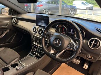 MERCEDES-BENZ CLA 2.1 CLA 220 AMG Line Night Edition D Auto 5dr