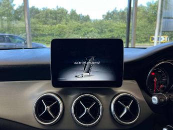 MERCEDES-BENZ CLA 2.1 CLA 220 AMG Line Night Edition D Auto 5dr