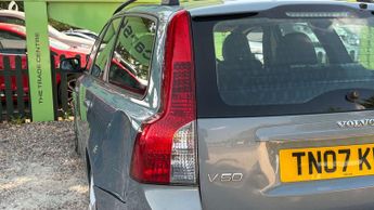 VOLVO V50 2.4 SE Estate 5dr Petrol Geartronic Euro 4 (170 ps)