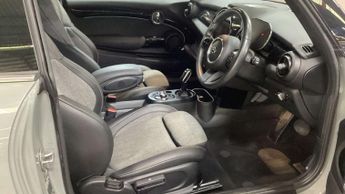 MINI Electric Hatch Cooper SE 32.6kWh Level 2 Hatchback 3dr Electric Auto (184 ps)