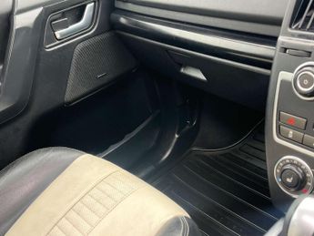 Land Rover FREELANDER 2.2 Freelander Dynamic SD4 Auto 4WD 5dr