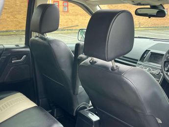 Land Rover FREELANDER 2.2 Freelander Dynamic SD4 Auto 4WD 5dr