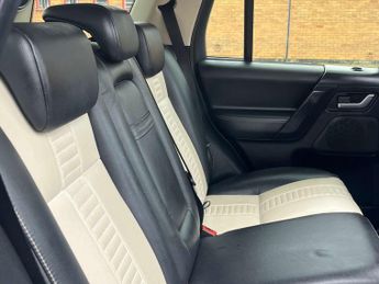Land Rover FREELANDER 2.2 Freelander Dynamic SD4 Auto 4WD 5dr