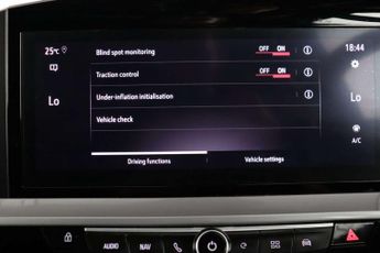 Vauxhall Mokka Electric 50kWh Ultimate SUV 5dr Electric Auto (136 ps)