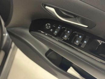 HYUNDAI TUCSON 1.6 Tucson Ultimate TGDi HEV Auto 5dr
