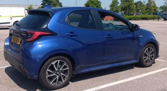 TOYOTA YARIS 1.5 Yaris Design HEV CVT 5dr