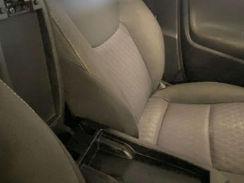 TOYOTA YARIS 1.5 Yaris Design HEV CVT 5dr